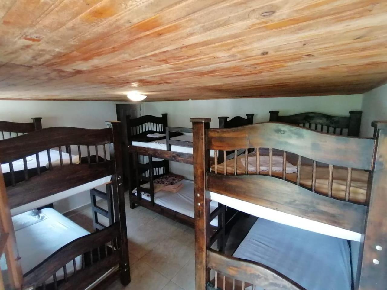 Hostal Hilltop سالنتو المظهر الخارجي الصورة